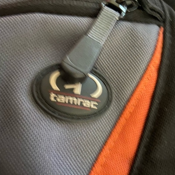 Tamrac DSLR Camera Sling Backpack - Picture 10 of 11